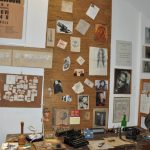 zwiedzanie wystawy rzeźby i medali Staszka Sikory